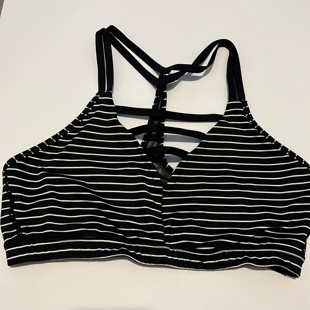 Victoria Secret Sport sports bra size Large black and white, crisscross back